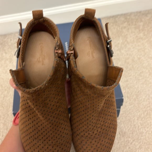 Universal Thread Tan Booties - Picture 6 of 8